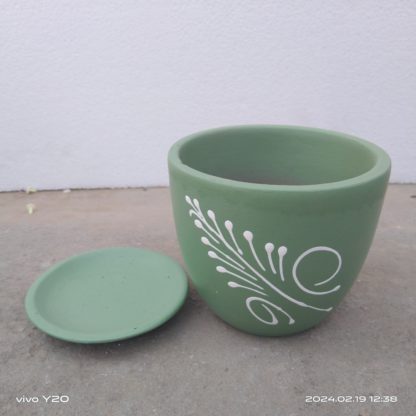 Brahmz terracotta planter green